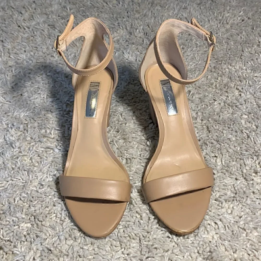 International concepts GUC nude peep toe heels Size 6